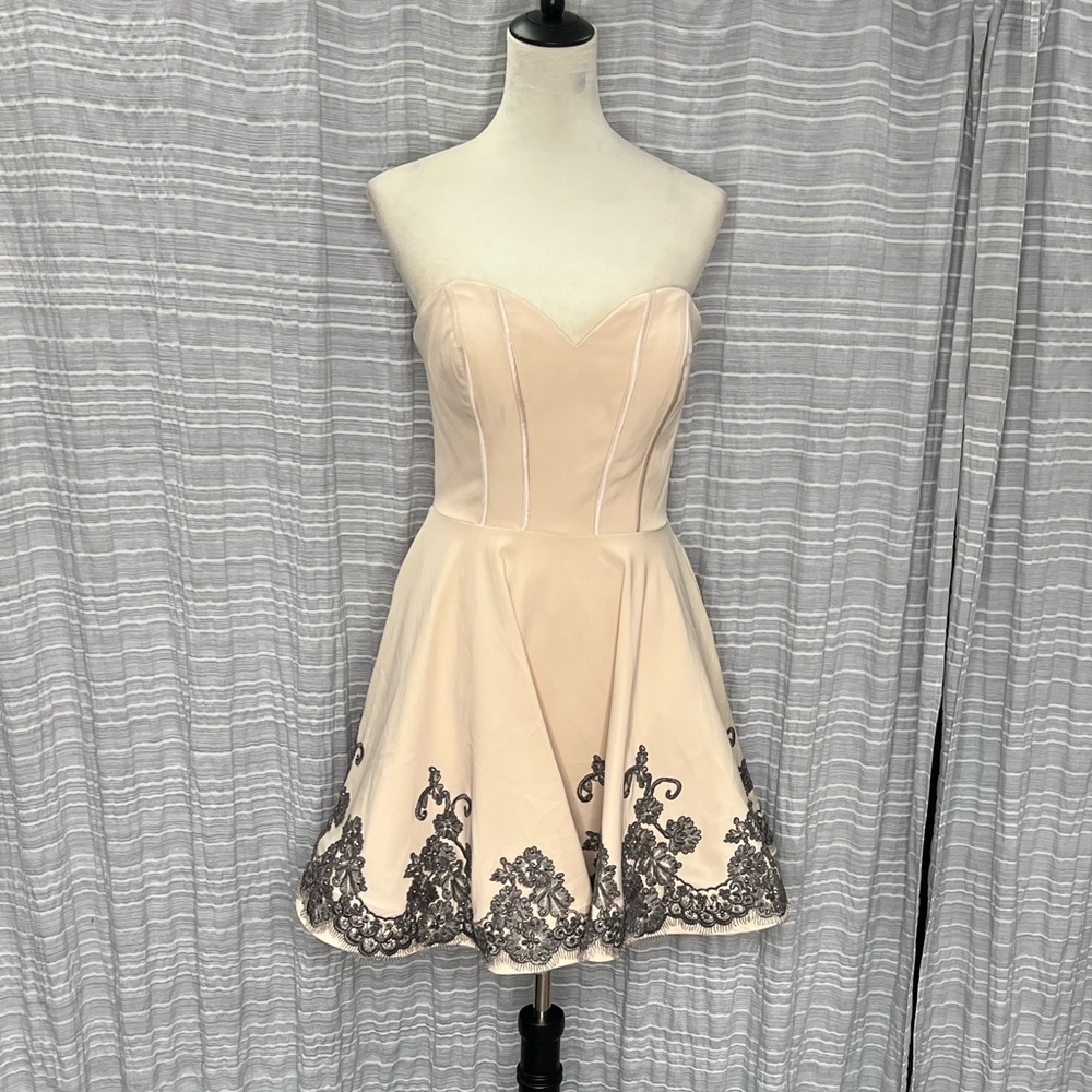 Tiffany Designs Blush/ Gunmetal Mini Dress - Picture 2 of 8